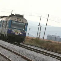 treno dytiki thessalia