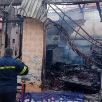 Φωτιά σε σπίτι και κατάστημα στη Λέσβο