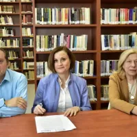 βιβλιοθηκη σε σδε λαρισας