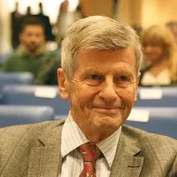  Γιώργος Δερτιλής