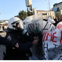 επίθεση ΜΑΤ