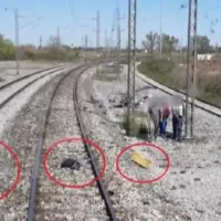 Σύγκρουση τρένου με μηχανήματα