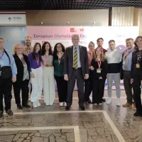 Η Ελληνική αποστολή της EOES 2023 με τον πρέσβη της Ελλάδας τη Ρίγα της Λετονίας