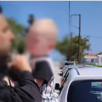 Τουρίστες άφησαν το μωρό στο αυτοκίνητο 