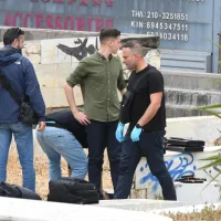 Δολοφονία στη Βαρβάκειο: Τουλάχιστον πέντε μαχαιριές στο λαιμό της νεκρής γυναίκας - Μυστήριο με την ταυτότητά της