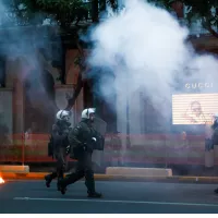 Επεισόδια στο κέντρο της Αθήνας: Μολότοφ, χημικά και κρότου λάμψης