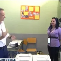 Ο Μητσοτάκης θυμήθηκε μέλος εφορευτικής από τα τατουάζ