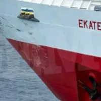 Σύγκρουση πλοίων στο λιμάνι της Τήνου