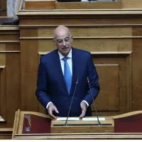 Δένδιας