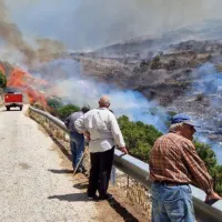 φωτια νάξος