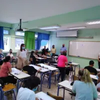 σχολεία δευτέρης