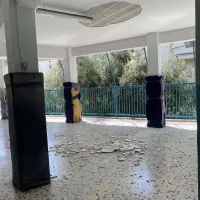 βρέχει ταβάνια