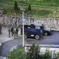 Ένοπλοι ταμπουρώθηκαν σε μοναστήρι