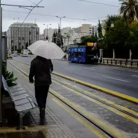 καιρός, κακοκαιρία, ομπρέλα, Σύνταγμα, Βουλή, βροχή