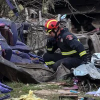 Τέμπη: Πυροσβέστης της ΕΜΑΚ
