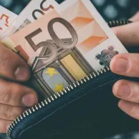 epidomata OPEKA plirwmi Avgoustos