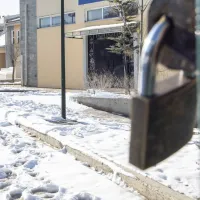 κλειστα σχολεια στην ελλαδα
