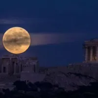 φεγγαρι ακροπολη