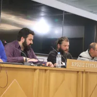 συν τύπου