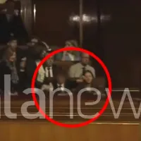  Μαθητής έκανε χειρονομία πιστολιού προς τη Μελόνι