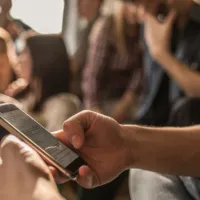 κατήργησε τα smartphones