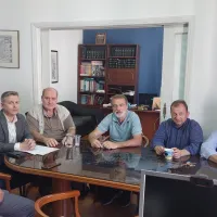 οιελε νεα αριστερα