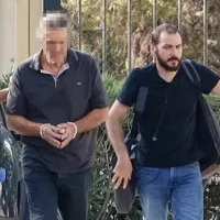 Σύλληψη καθηγητή για εμπρησμούς στη Βάρη