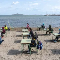 sxoleio-paralia-mathites