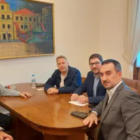 oiele nea aristera