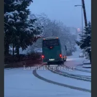 Λεωφορείο με μαθητές κόλλησε στο χιόνι