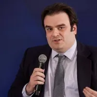 kyriakos pierrakakis
