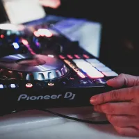 dj