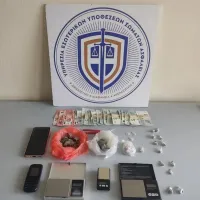 Σύλληψη της ΕΛΑΣ με ναρκωτικά