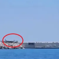 Ελικόπτερο έπεσε στη Βουλιαγμένη