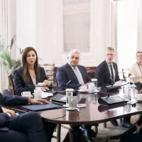 συνάντηση μητσοτάκη με ζαχαράκη και yale