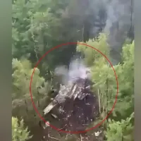 Έπεσε αεροσκάφος στην Ρωσία, φωτογραφία με τα συντρίμμια 