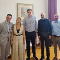 συνάντηση μεταξύ μελών του Διοικητικού Συμβουλίου του Πανελλήνιου Συλλόγου Διδακτόρων Δημοσίου (ΠΑΣΥΔ) και του Συντονιστή του Γραφείου Πρωθυπουργού στη Θεσσαλονίκη