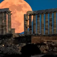 Πανσέληνος της Φράουλας στο Σούνιο