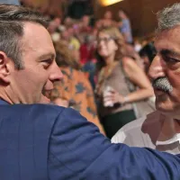 Ο Στέφανος Κασσελάκης με τον Παύλο Πολάκη συζητούν 