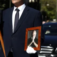 ΠΟΜΠΗ ΤΗΣ ΣΟΡΟΥ ΤΟΥ ΔΙΟΝΥΣΗ ΣΑΒΒΟΠΟΥΛΟΥ ΓΙΑ THN ΤΑΦΗ ΣΤΟ Α ΝΕΚΡΟΤΑΦΕΙΟ ΑΘΗΝΩΝ