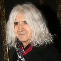 Νίκος Καρβέλας