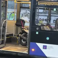 Μηχανή μέσα σε λεωφορείο