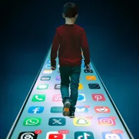 Κλικ στην Απαγόρευση & Έφηβοι Οffline έως 15 Ετών στα Μέσα Κοινωνικής Δικτύωσης Λύση ή Αδιέξοδο;