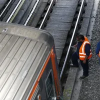 Εργαζόμενοι της ΣΤΑΣΥ σε αμαξοστάσιο του ΗΣΑΠ
