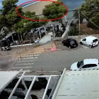 Άνεμος παρέσυρε τέντα σε εστιατόριο στο Καβούρι