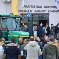 Αγρότες στη Νίκαια Λάρισας