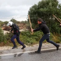 Αγρότες έφτασαν στο σημείο να επιτεθούν σε αστυνομικούς