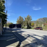 Ένταση στη διαμαρτυρία των φοιτητών έξω από το ξενοδοχείο Vasis Resort στην Αγριά