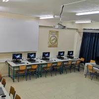 υπολογιστές σε σχολείο