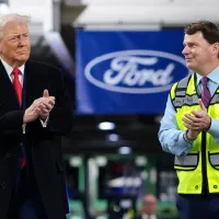 Ο Τραμπ στο εργοστάσιο της Ford